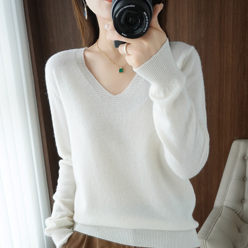 Knitted Pullovers V-neck